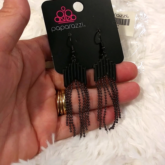 NWT Radically Retro gunmetal black fishhook back earrings - Picture 4 of 6